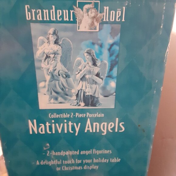 Grandeur Noel Nativity Angels (2-Piece Porcelain Figurines) - Picture 4 of 16
